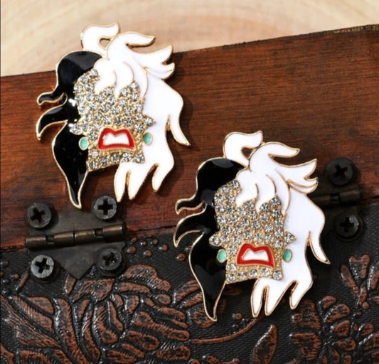 Cruella studs Earrings